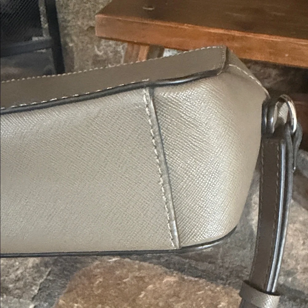 Guess‎ Taupe Medium Size Embossed Crossbody Bag NWOT